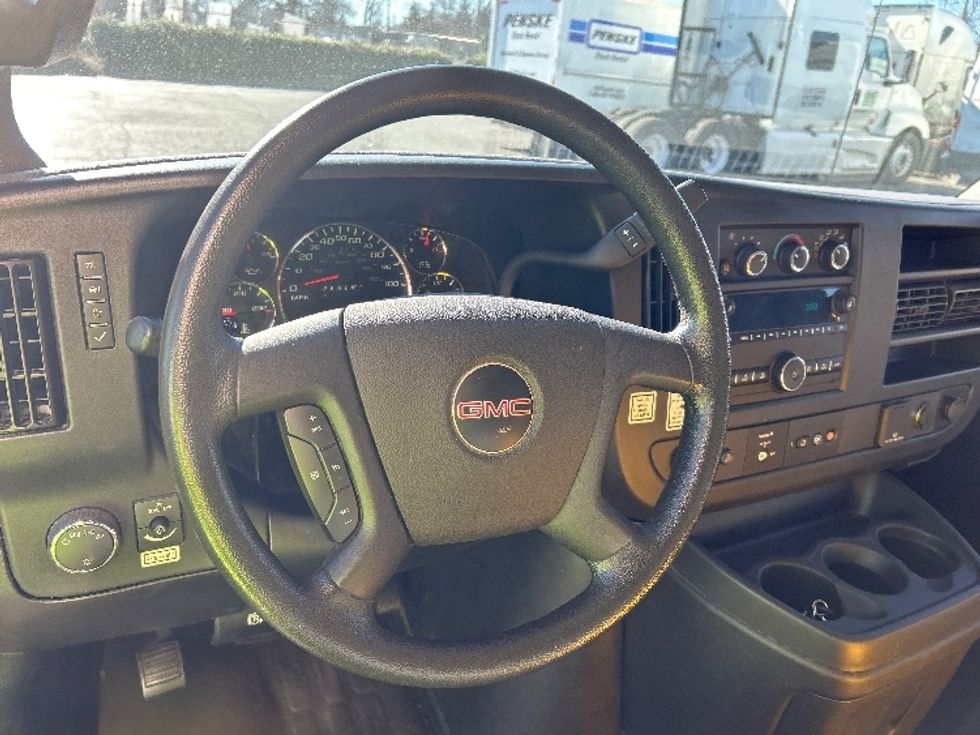 Light Duty Box Truck-Light and Medium Duty Trucks-GMC-2023-Savana G33903-Charlotte-NC-56,522\n\t\tmiles-$ 46,000 - Image 16