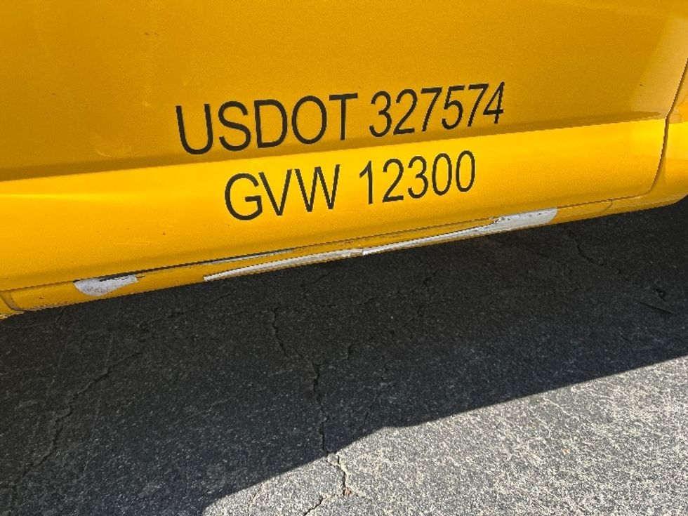 Light Duty Box Truck-Light and Medium Duty Trucks-GMC-2023-Savana G33903-Charlotte-NC-56,522\n\t\tmiles-$ 46,000 - Image 24