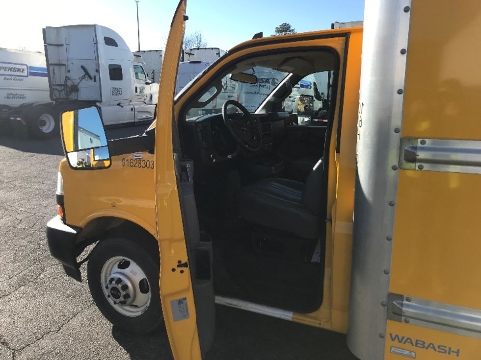 Light Duty Box Truck-Light and Medium Duty Trucks-GMC-2023-Savana G33903-Concord-NC-19,351\n\t\tmiles-$ 50,500 - Image 15