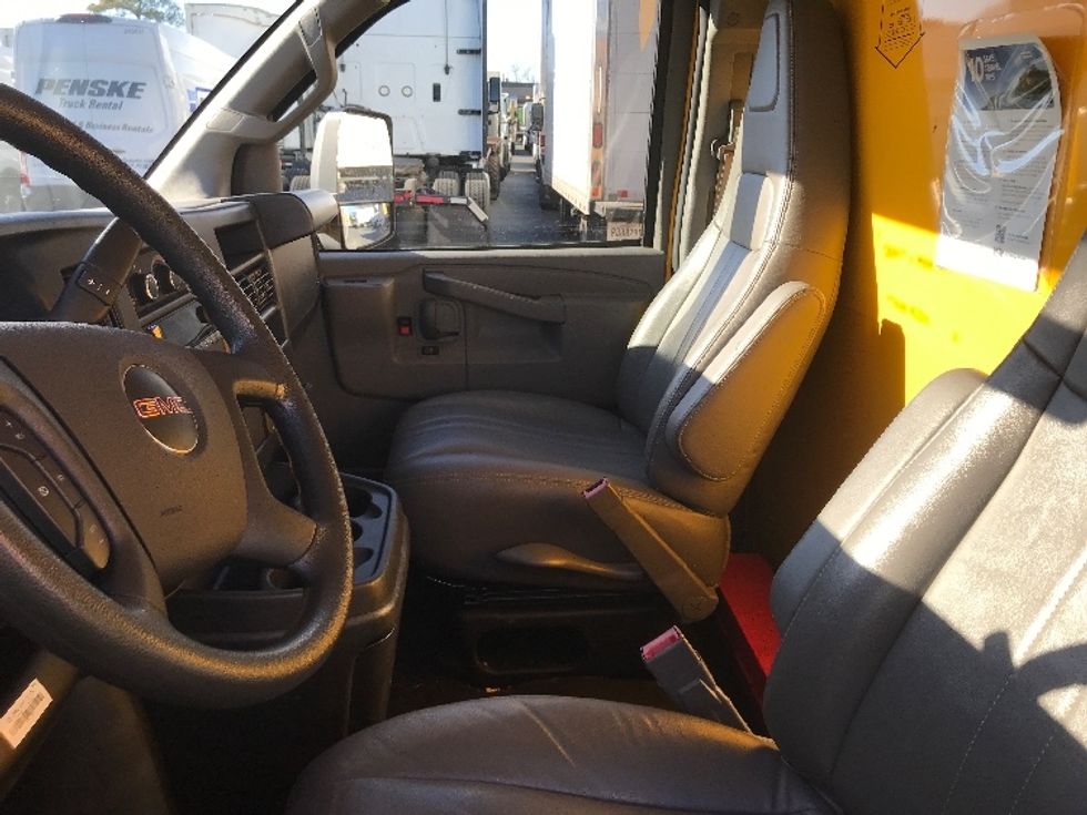 Light Duty Box Truck-Light and Medium Duty Trucks-GMC-2023-Savana G33903-Concord-NC-19,351\n\t\tmiles-$ 50,500 - Image 18