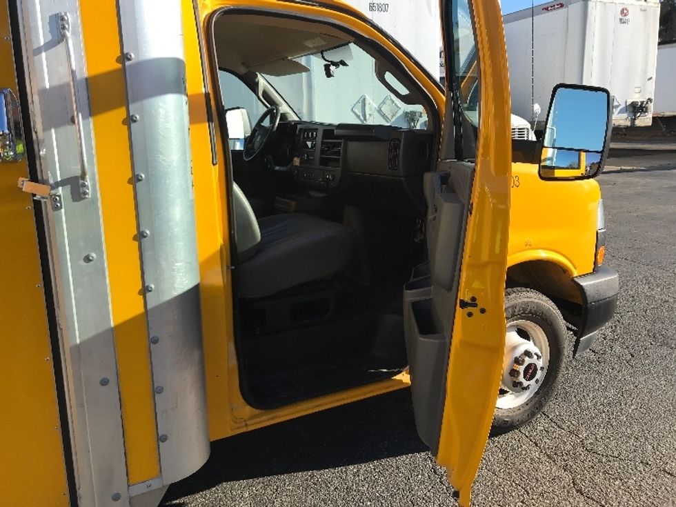 Light Duty Box Truck-Light and Medium Duty Trucks-GMC-2023-Savana G33903-Concord-NC-19,351\n\t\tmiles-$ 50,500 - Image 19