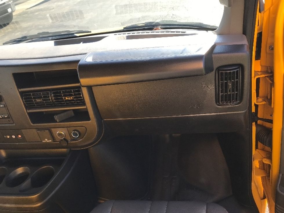 Light Duty Box Truck-Light and Medium Duty Trucks-GMC-2023-Savana G33903-Concord-NC-19,351\n\t\tmiles-$ 50,500 - Image 20