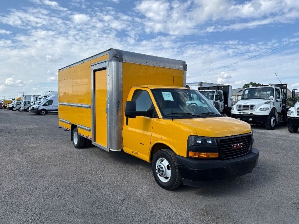 Light Duty Box Truck-Light and Medium Duty Trucks-GMC-2023-Savana G33903-Dallas-TX-65,526\n\t\tmiles-$ 37,500 - Image 1