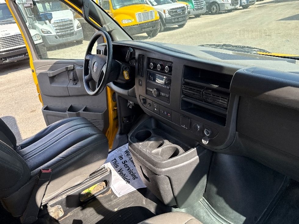 Light Duty Box Truck-Light and Medium Duty Trucks-GMC-2023-Savana G33903-Dallas-TX-65,526\n\t\tmiles-$ 37,500 - Image 21