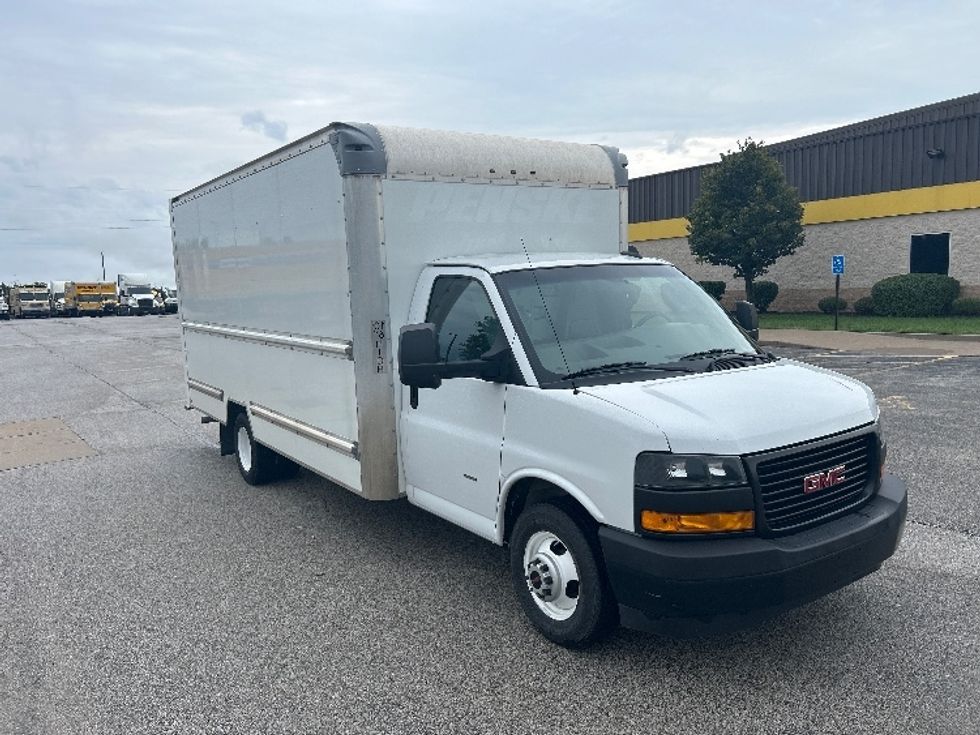 Light Duty Box Truck-Light and Medium Duty Trucks-GMC-2023-Savana G33903-Davenport-IA-80,953\n\t\tmiles-$ 37,750 - Image 1