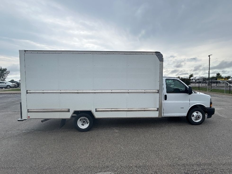 Light Duty Box Truck-Light and Medium Duty Trucks-GMC-2023-Savana G33903-Davenport-IA-80,953\n\t\tmiles-$ 37,750 - Image 14