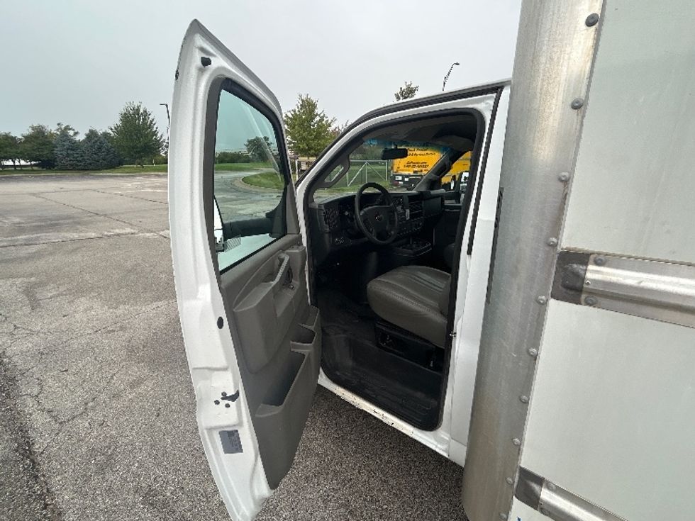 Light Duty Box Truck-Light and Medium Duty Trucks-GMC-2023-Savana G33903-Davenport-IA-80,953\n\t\tmiles-$ 37,750 - Image 15