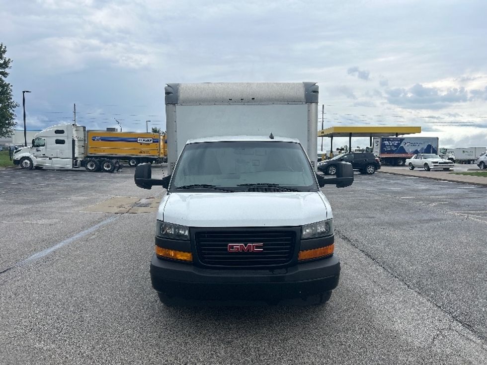 Light Duty Box Truck-Light and Medium Duty Trucks-GMC-2023-Savana G33903-Davenport-IA-80,953\n\t\tmiles-$ 37,750 - Image 2