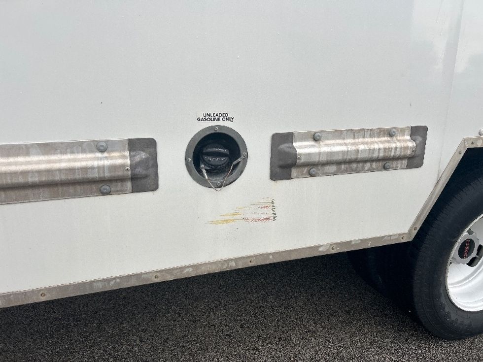 Light Duty Box Truck-Light and Medium Duty Trucks-GMC-2023-Savana G33903-Davenport-IA-80,953\n\t\tmiles-$ 37,750 - Image 24