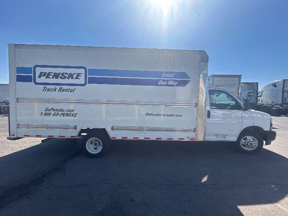 Light Duty Box Truck-Light and Medium Duty Trucks-GMC-2023-Savana G33903-Dayton-OH-107,469\n\t\tmiles-$ 30,750 - Image 15