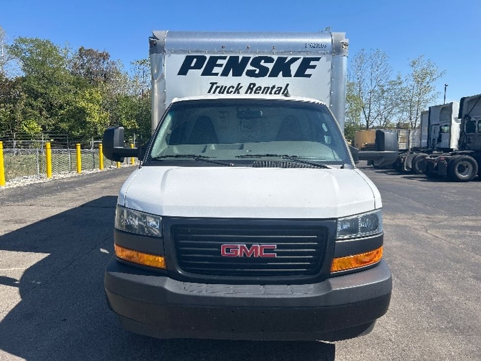 Light Duty Box Truck-Light and Medium Duty Trucks-GMC-2023-Savana G33903-Dayton-OH-107,469\n\t\tmiles-$ 30,750 - Image 2