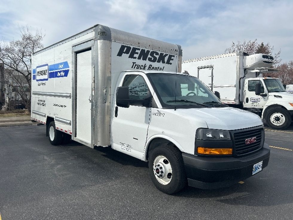Light Duty Box Truck-Light and Medium Duty Trucks-GMC-2023-Savana G33903-Eagan-MN-67,995\n\t\tmiles-$ 40,750 - Image 1
