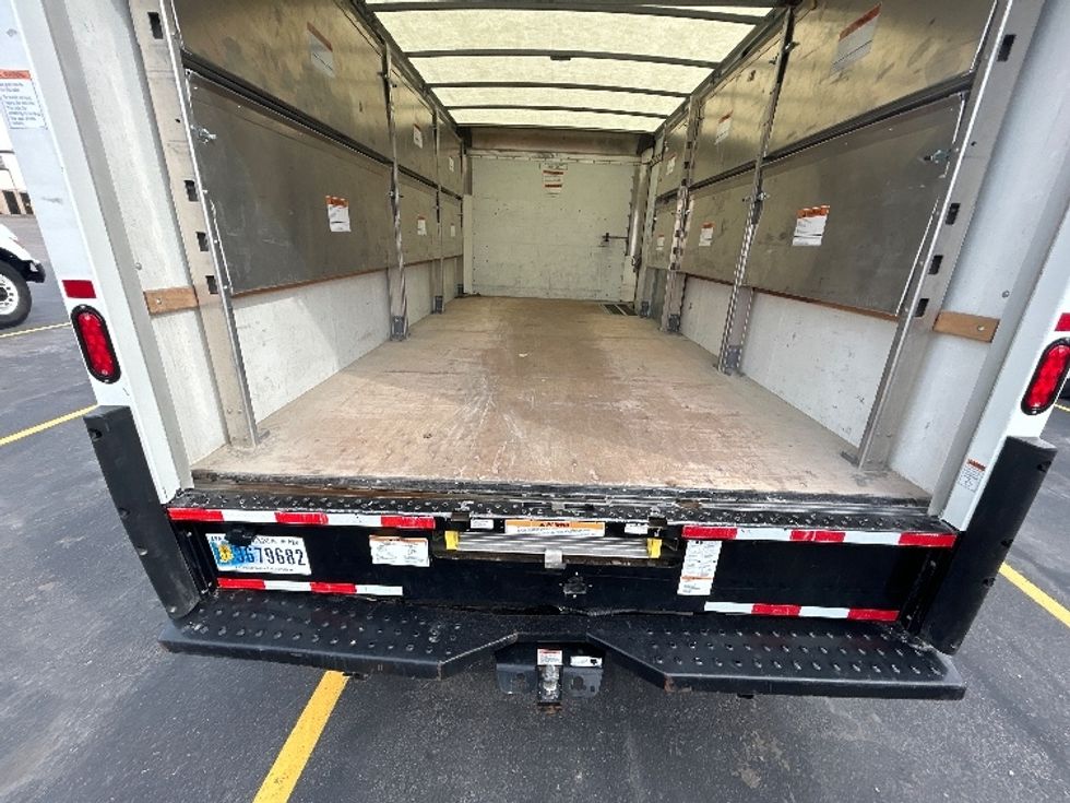 Light Duty Box Truck-Light and Medium Duty Trucks-GMC-2023-Savana G33903-Eagan-MN-67,995\n\t\tmiles-$ 40,750 - Image 10