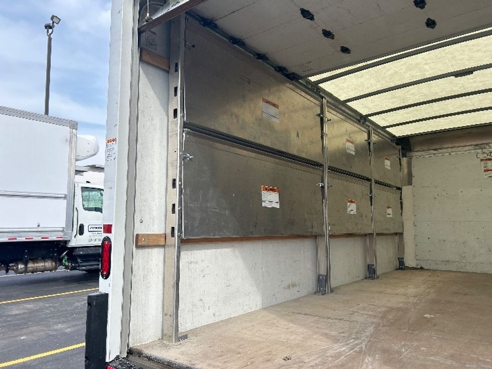 Light Duty Box Truck-Light and Medium Duty Trucks-GMC-2023-Savana G33903-Eagan-MN-67,995\n\t\tmiles-$ 40,750 - Image 11