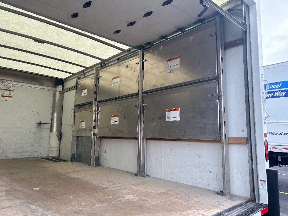 Light Duty Box Truck-Light and Medium Duty Trucks-GMC-2023-Savana G33903-Eagan-MN-67,995\n\t\tmiles-$ 40,750 - Image 12