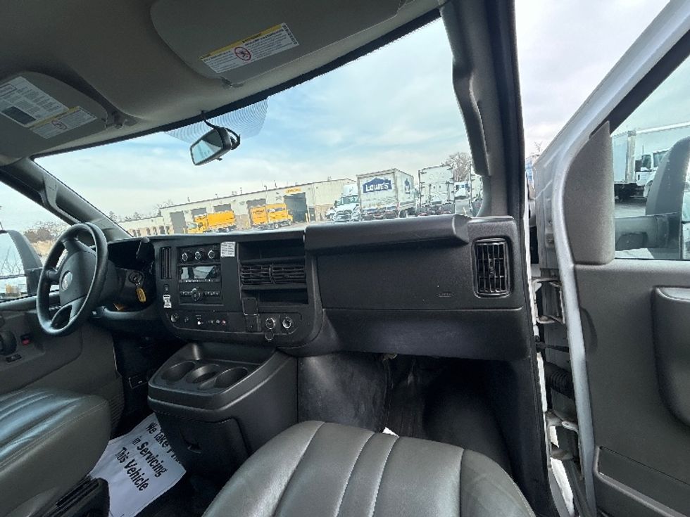 Light Duty Box Truck-Light and Medium Duty Trucks-GMC-2023-Savana G33903-Eagan-MN-67,995\n\t\tmiles-$ 40,750 - Image 21