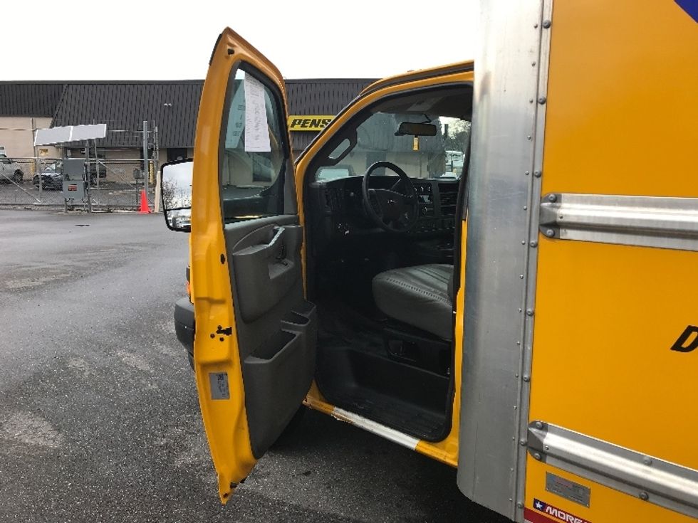 Light Duty Box Truck-Light and Medium Duty Trucks-GMC-2023-Savana G33903-Essex-MD-27,284\n\t\tmiles-$ 42,500 - Image 12