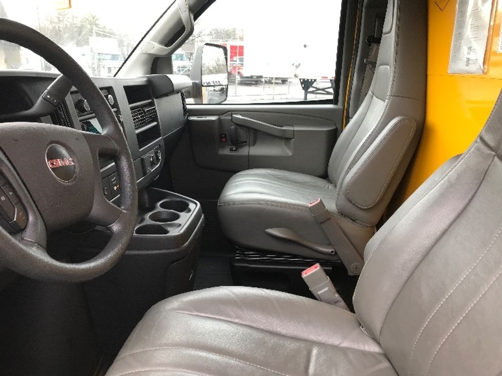 Light Duty Box Truck-Light and Medium Duty Trucks-GMC-2023-Savana G33903-Essex-MD-27,284\n\t\tmiles-$ 42,500 - Image 14