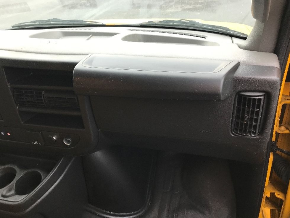 Light Duty Box Truck-Light and Medium Duty Trucks-GMC-2023-Savana G33903-Essex-MD-27,284\n\t\tmiles-$ 42,500 - Image 16