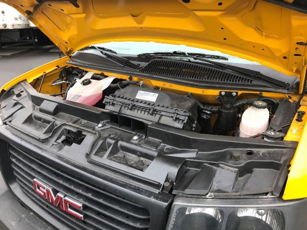 Light Duty Box Truck-Light and Medium Duty Trucks-GMC-2023-Savana G33903-Essex-MD-27,284\n\t\tmiles-$ 42,500 - Image 18