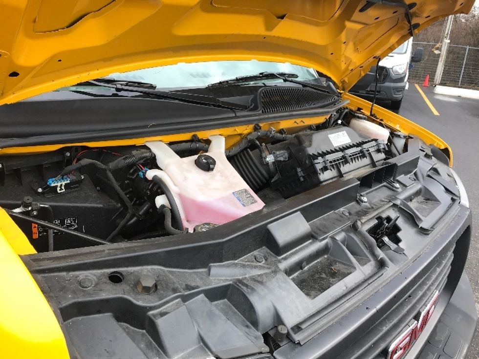 Light Duty Box Truck-Light and Medium Duty Trucks-GMC-2023-Savana G33903-Essex-MD-27,284\n\t\tmiles-$ 42,500 - Image 19