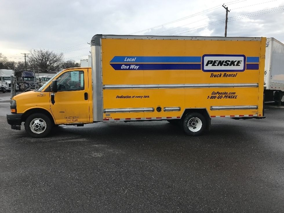 Light Duty Box Truck-Light and Medium Duty Trucks-GMC-2023-Savana G33903-Essex-MD-27,284\n\t\tmiles-$ 42,500 - Image 4