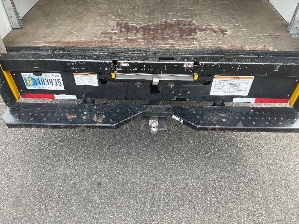 Light Duty Box Truck-Light and Medium Duty Trucks-GMC-2023-Savana G33903-Everett-WA-36,079\n\t\tmiles-$ 38,500 - Image 10