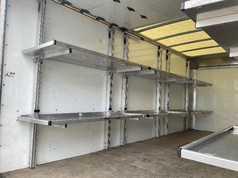 Light Duty Box Truck-Light and Medium Duty Trucks-GMC-2023-Savana G33903-Everett-WA-36,079\n\t\tmiles-$ 38,500 - Image 11