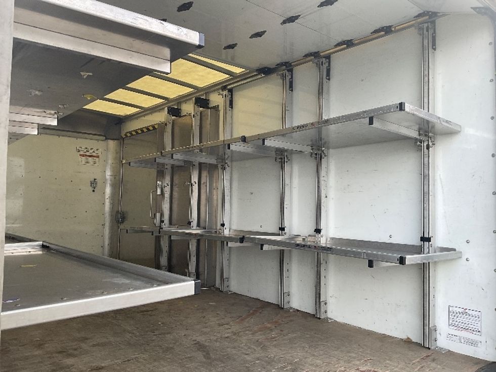 Light Duty Box Truck-Light and Medium Duty Trucks-GMC-2023-Savana G33903-Everett-WA-36,079\n\t\tmiles-$ 38,500 - Image 12