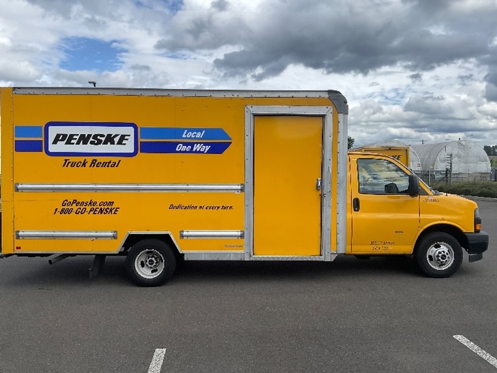 Light Duty Box Truck-Light and Medium Duty Trucks-GMC-2023-Savana G33903-Everett-WA-36,079\n\t\tmiles-$ 38,500 - Image 15