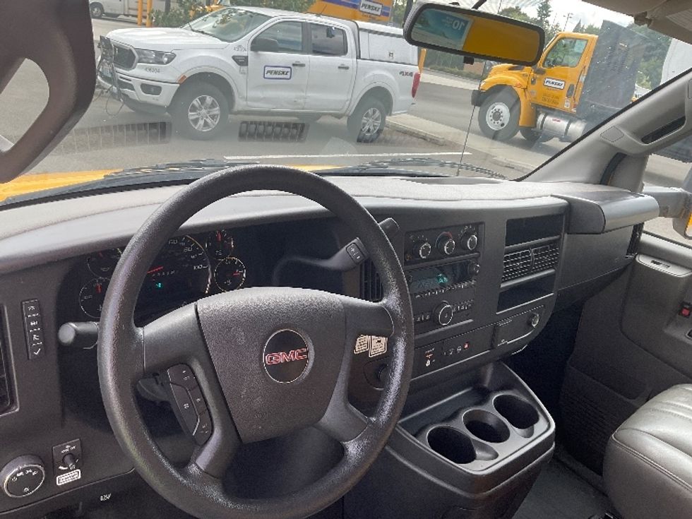 Light Duty Box Truck-Light and Medium Duty Trucks-GMC-2023-Savana G33903-Everett-WA-36,079\n\t\tmiles-$ 38,500 - Image 17