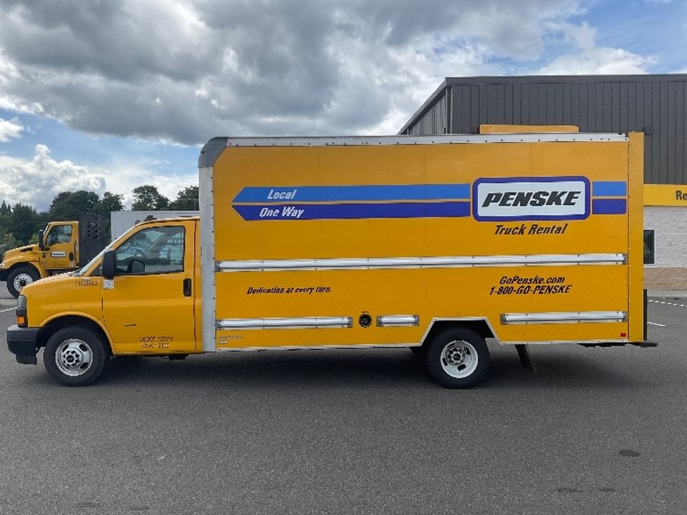 Light Duty Box Truck-Light and Medium Duty Trucks-GMC-2023-Savana G33903-Everett-WA-36,079\n\t\tmiles-$ 38,500 - Image 4