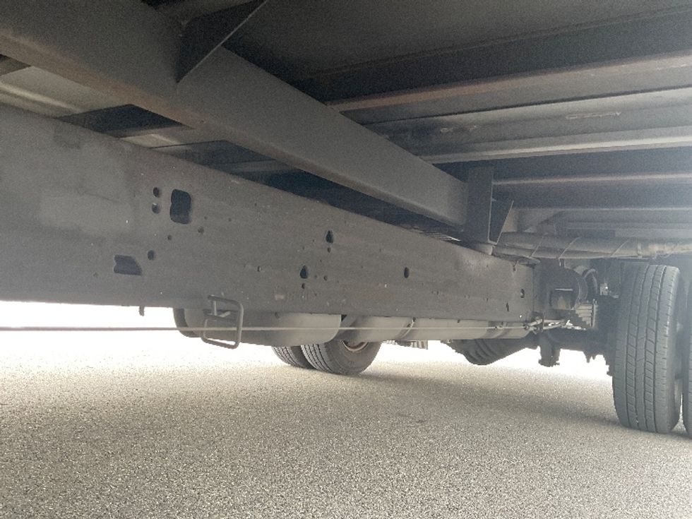Light Duty Box Truck-Light and Medium Duty Trucks-GMC-2023-Savana G33903-Everett-WA-36,079\n\t\tmiles-$ 38,500 - Image 5