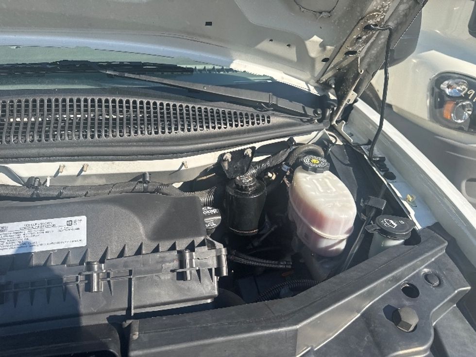 Light Duty Box Truck-Light and Medium Duty Trucks-GMC-2023-Savana G33903-Huntington-WV-174,773\n\t\tmiles-$ 20,750 - Image 22