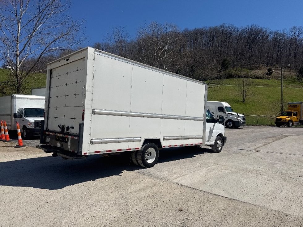 Light Duty Box Truck-Light and Medium Duty Trucks-GMC-2023-Savana G33903-Huntington-WV-175,917\n\t\tmiles-$ 21,500 - Image 13
