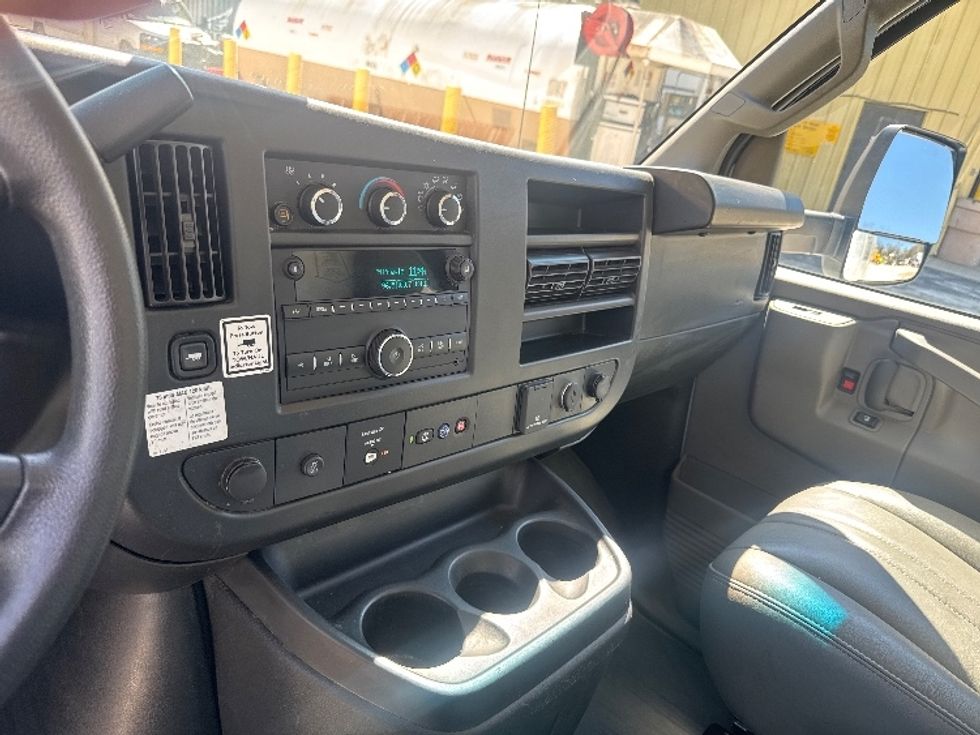 Light Duty Box Truck-Light and Medium Duty Trucks-GMC-2023-Savana G33903-Huntington-WV-175,917\n\t\tmiles-$ 21,500 - Image 18
