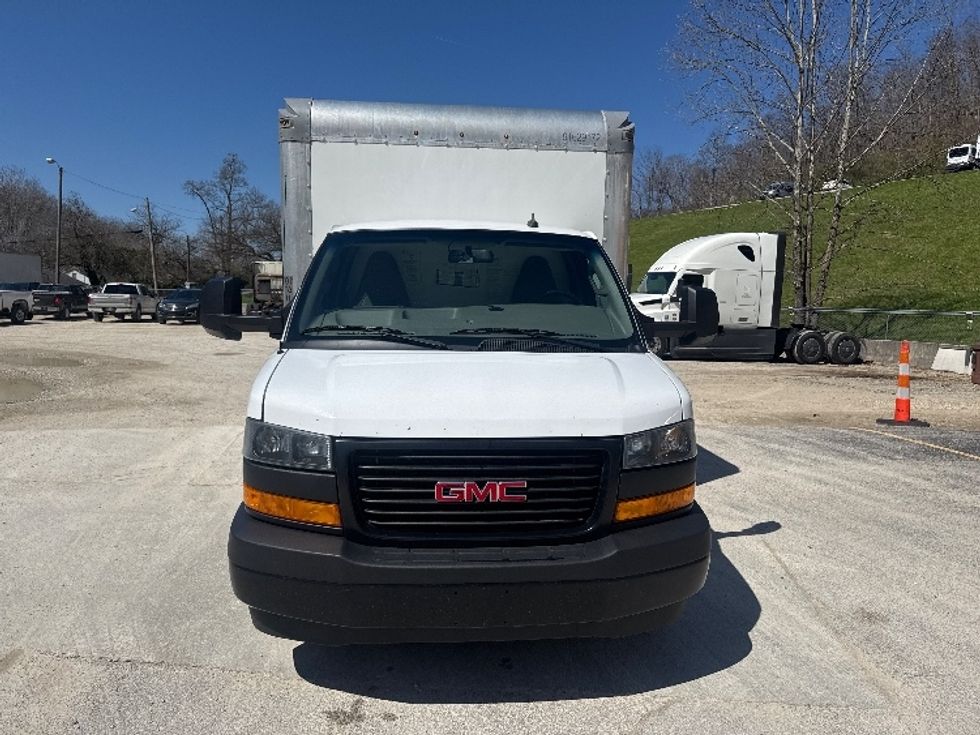 Light Duty Box Truck-Light and Medium Duty Trucks-GMC-2023-Savana G33903-Huntington-WV-175,917\n\t\tmiles-$ 21,500 - Image 2