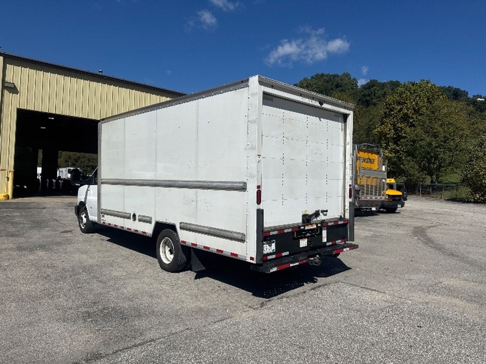 Light Duty Box Truck-Light and Medium Duty Trucks-GMC-2023-Savana G33903-Huntington-WV-196,984\n\t\tmiles-$ 19,750 - Image 6