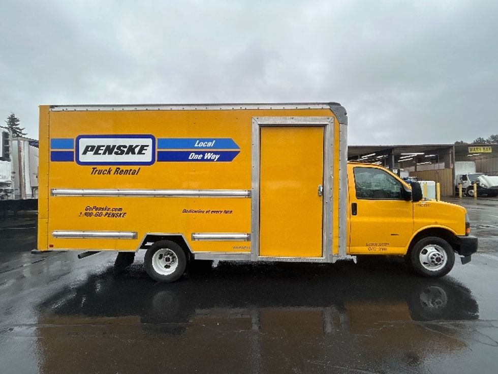 Light Duty Box Truck-Light and Medium Duty Trucks-GMC-2023-Savana G33903-Kent-WA-24,061\n\t\tmiles-$ 40,750 - Image 15