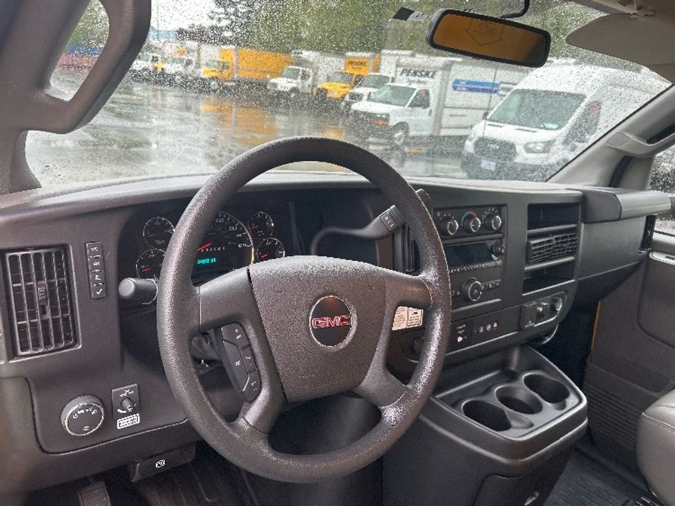 Light Duty Box Truck-Light and Medium Duty Trucks-GMC-2023-Savana G33903-Kent-WA-24,061\n\t\tmiles-$ 40,750 - Image 17