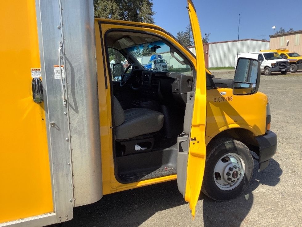 Light Duty Box Truck-Light and Medium Duty Trucks-GMC-2023-Savana G33903-Kent-WA-42,701\n\t\tmiles-$ 35,750 - Image 20