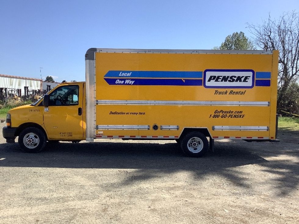 Light Duty Box Truck-Light and Medium Duty Trucks-GMC-2023-Savana G33903-Kent-WA-42,701\n\t\tmiles-$ 35,750 - Image 4