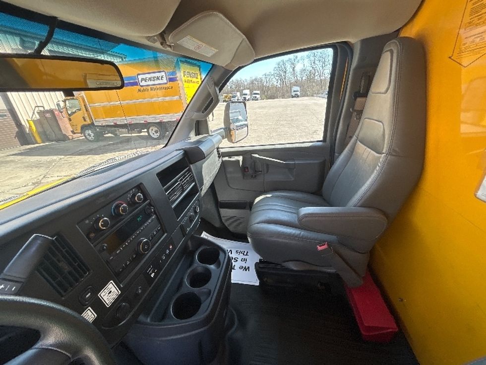 Light Duty Box Truck-Light and Medium Duty Trucks-GMC-2023-Savana G33903-La Porte-IN-48,006\n\t\tmiles-$ 39,000 - Image 19