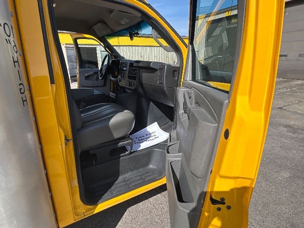 Light Duty Box Truck-Light and Medium Duty Trucks-GMC-2023-Savana G33903-La Porte-IN-48,006\n\t\tmiles-$ 39,000 - Image 20