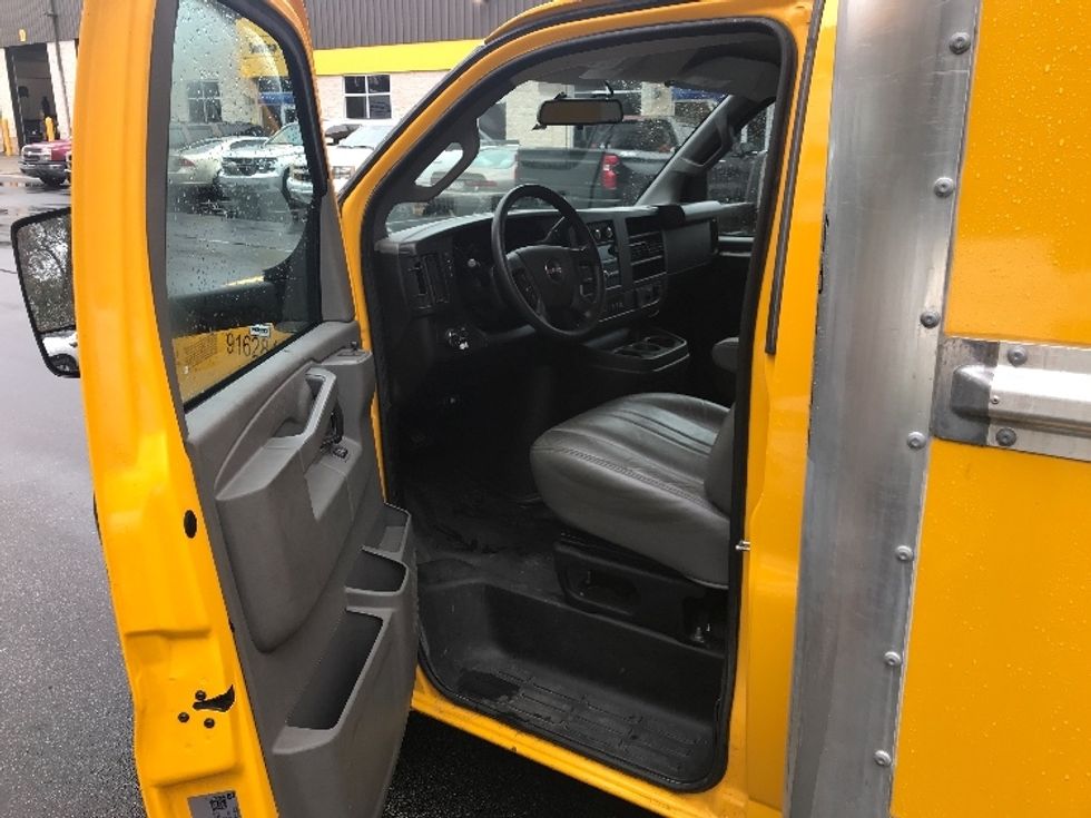 Light Duty Box Truck-Light and Medium Duty Trucks-GMC-2023-Savana G33903-Ladson-SC-22,727\n\t\tmiles-$ 47,000 - Image 15