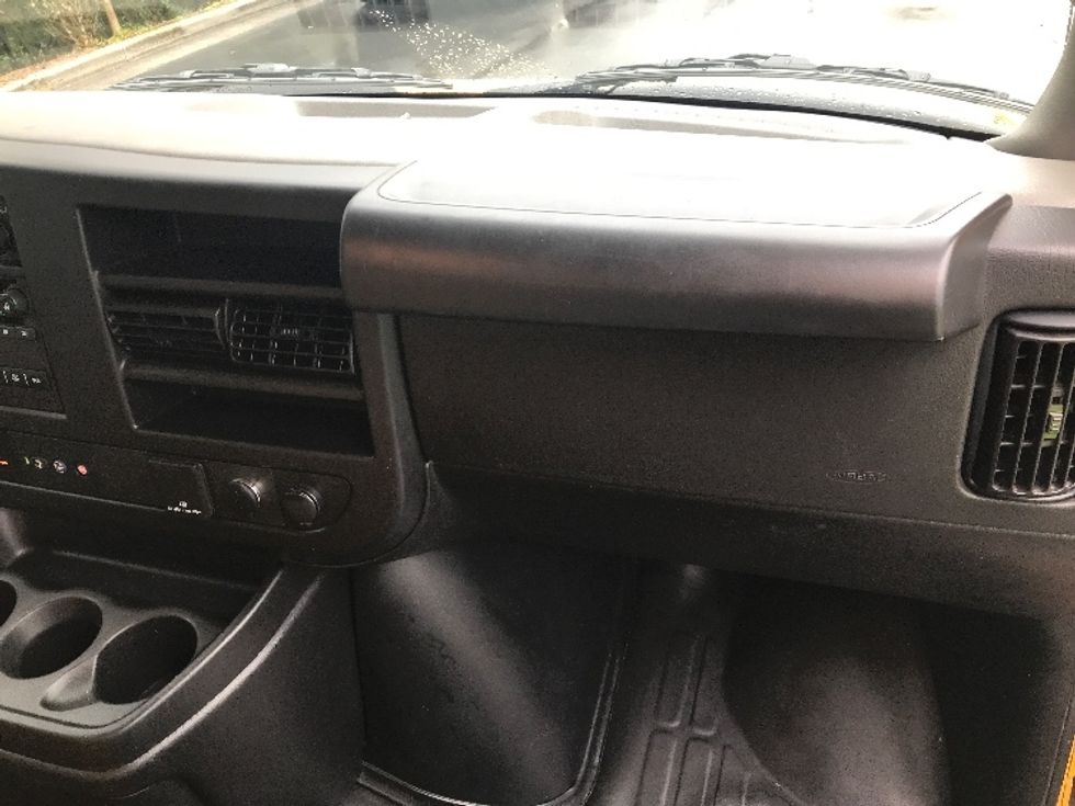 Light Duty Box Truck-Light and Medium Duty Trucks-GMC-2023-Savana G33903-Ladson-SC-22,727\n\t\tmiles-$ 47,000 - Image 20