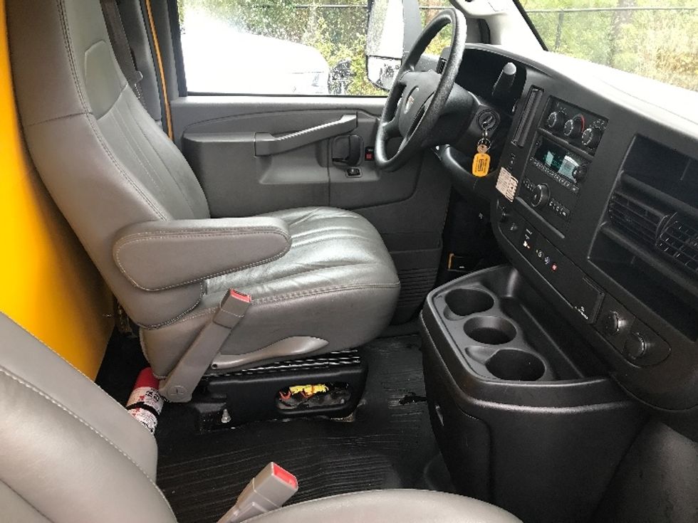 Light Duty Box Truck-Light and Medium Duty Trucks-GMC-2023-Savana G33903-Ladson-SC-22,727\n\t\tmiles-$ 47,000 - Image 21