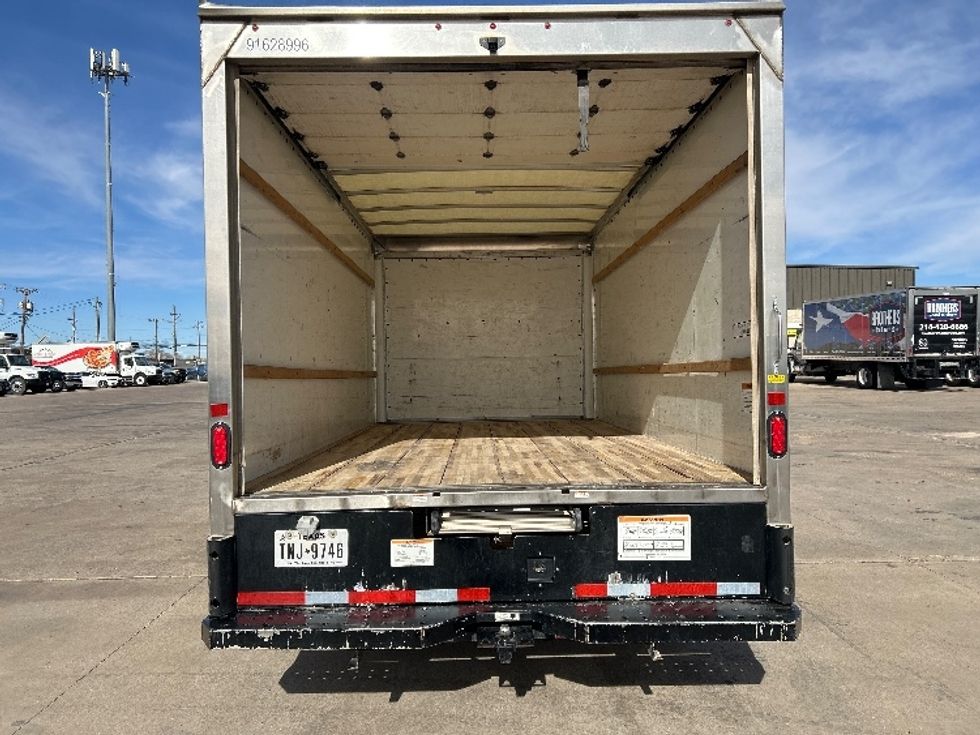 Light Duty Box Truck-Light and Medium Duty Trucks-GMC-2023-Savana G33903-Lubbock-TX-120,204\n\t\tmiles-$ 26,000 - Image 8