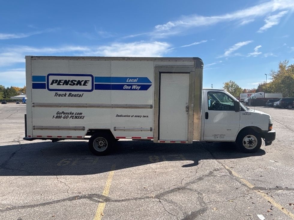 Light Duty Box Truck-Light and Medium Duty Trucks-GMC-2023-Savana G33903-Middlefield-OH-103,017\n\t\tmiles-$ 35,000 - Image 14