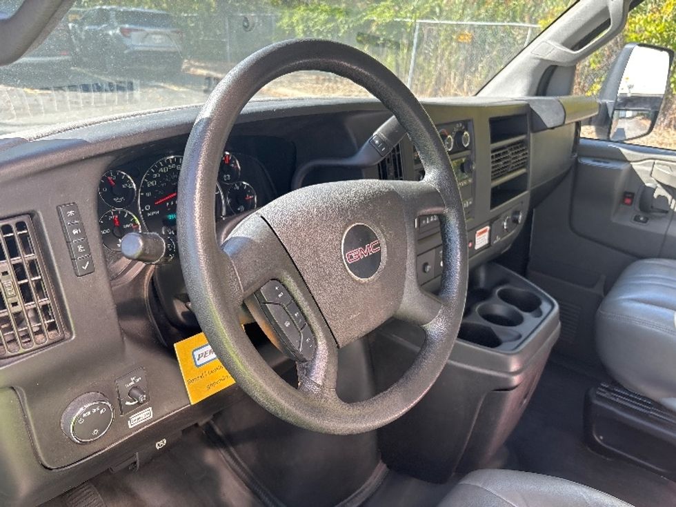 Light Duty Box Truck-Light and Medium Duty Trucks-GMC-2023-Savana G33903-Middlefield-OH-103,017\n\t\tmiles-$ 35,000 - Image 16